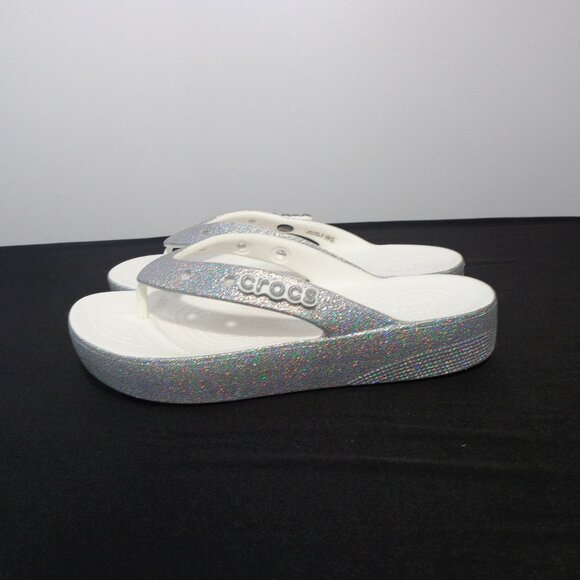 Crocs Women's  Silver Classic Platform Glitter Flip Flop Shoes Sandals Size 7 - Picture 1 of 7